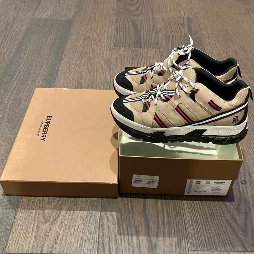 Burberry men sneakers